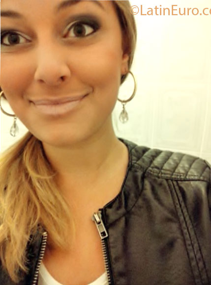Date this happy Brazil girl Claudia from Indaiatuba BR7469