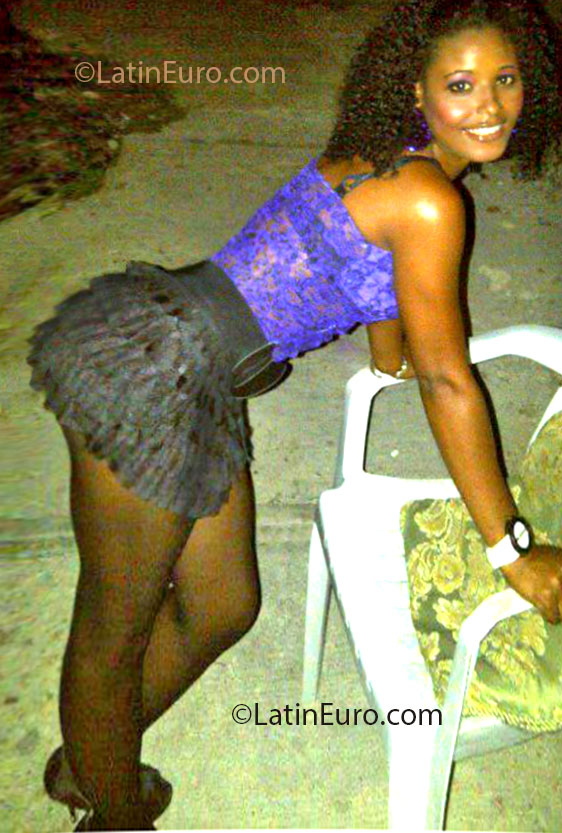 Date this delightful Dominican Republic girl Yudelka from Puerto Plata DO14367