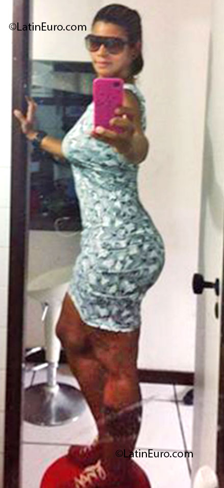 Date this lovely Brazil girl Maihira from Salvador BR7490