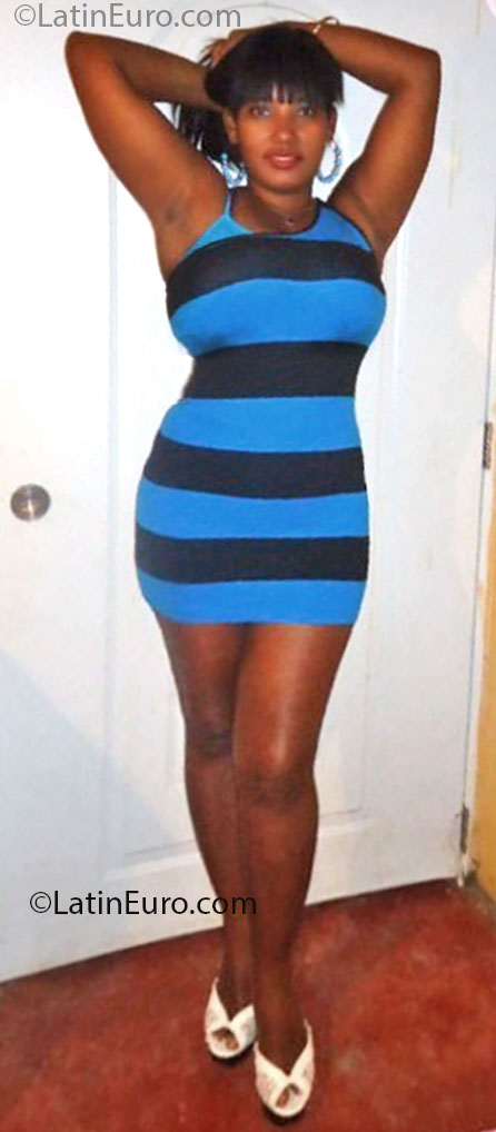 Date this hard body Dominican Republic girl Margarita from Santo Domingo DO14435