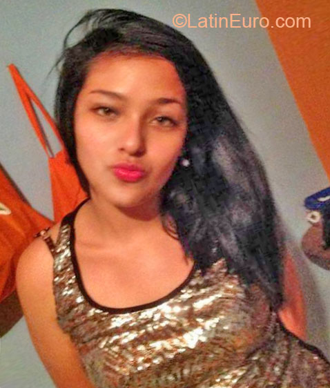 Date this tall Colombia girl STEFANNYA MEDIN from Florencia-caqueta CO12247