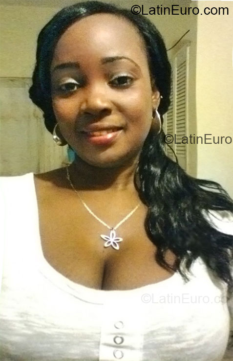 Date this hard body Jamaica girl Sherifa from Ocho Rios JM1037