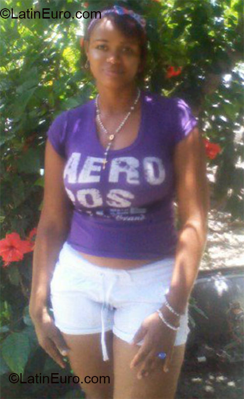 Date this beautiful Dominican Republic girl Maria from Santo Domingo DO14686