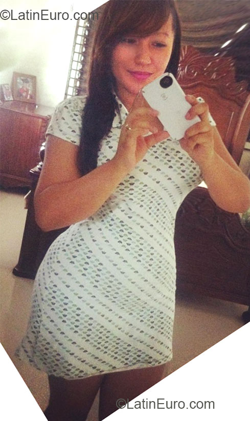 Date this beautiful Dominican Republic girl Valeria from Republica Dominicana DO14735