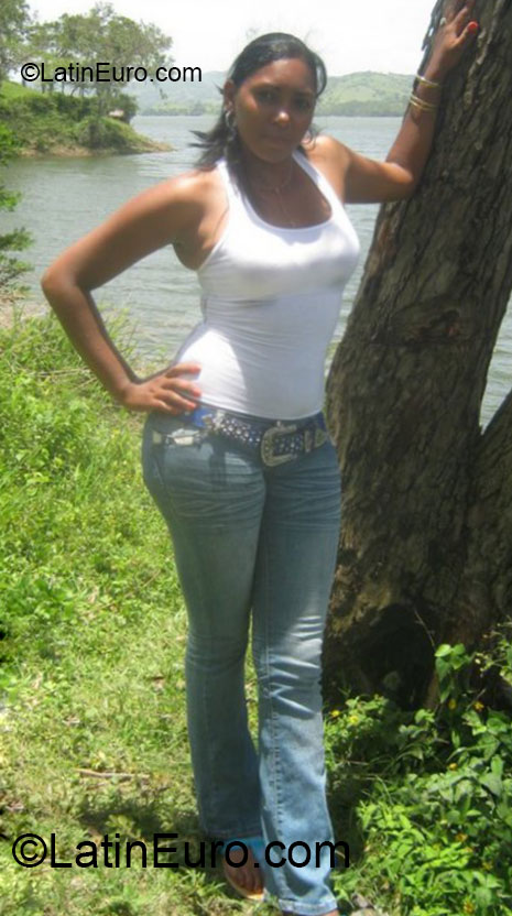 Date this charming Dominican Republic girl Rosanna from Santiago DO14745