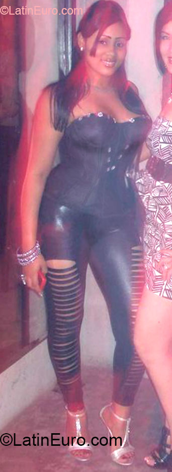 Date this lovely Dominican Republic girl Rashel from Santo Domingo DO14772