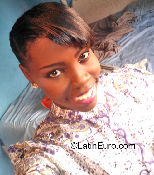 Date this fun Jamaica girl Dedra from Kingston JM1081