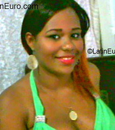 Date this funny Dominican Republic girl Evanyelina from Santiago DO14806