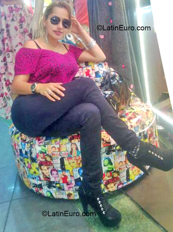 Date this lovely Colombia girl Yulieth from Bogota CO12410
