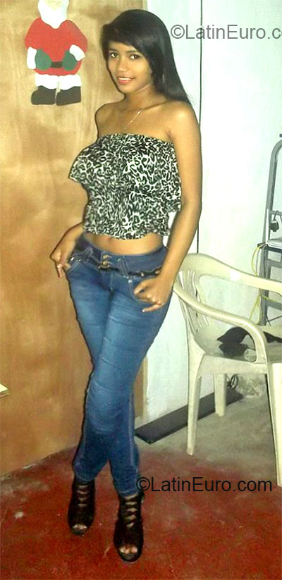 Date this good-looking Colombia girl Sheili from Cartagena CO12440