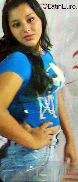 Date this sultry Brazil girl Thais from Porto Xavier BR7581