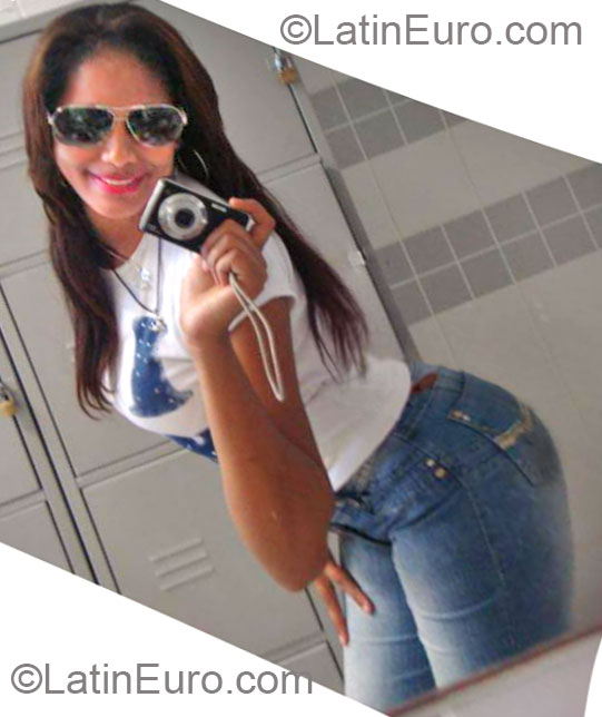 Date this foxy Brazil girl Rafaela from Cariacica BR7582
