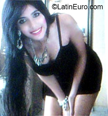 Date this funny Brazil girl Kerolayne from Goiania BR7585