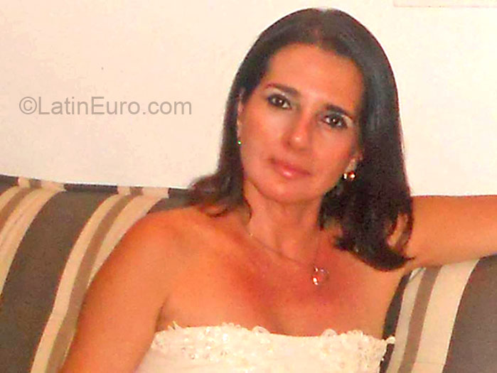 Date this athletic Brazil girl Virginia from Rio De Janeiro BR7588