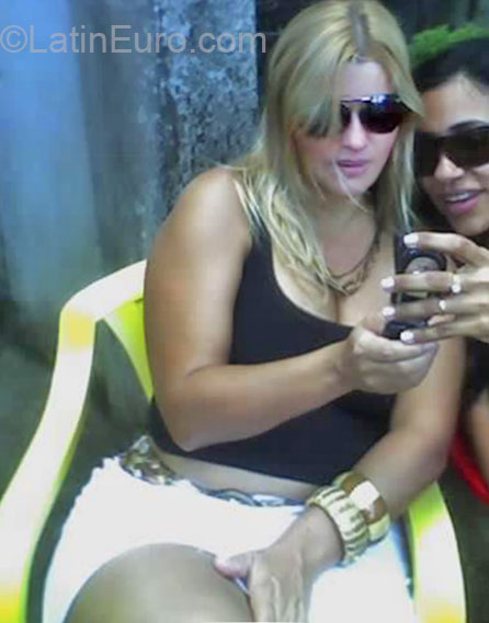 Date this sensual Brazil girl Liliane from Salvador BR7591