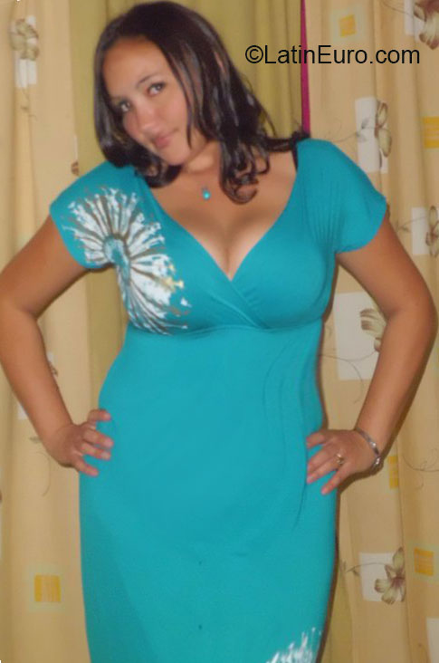 Date this good-looking Dominican Republic girl Deisy from Santiago DO14913