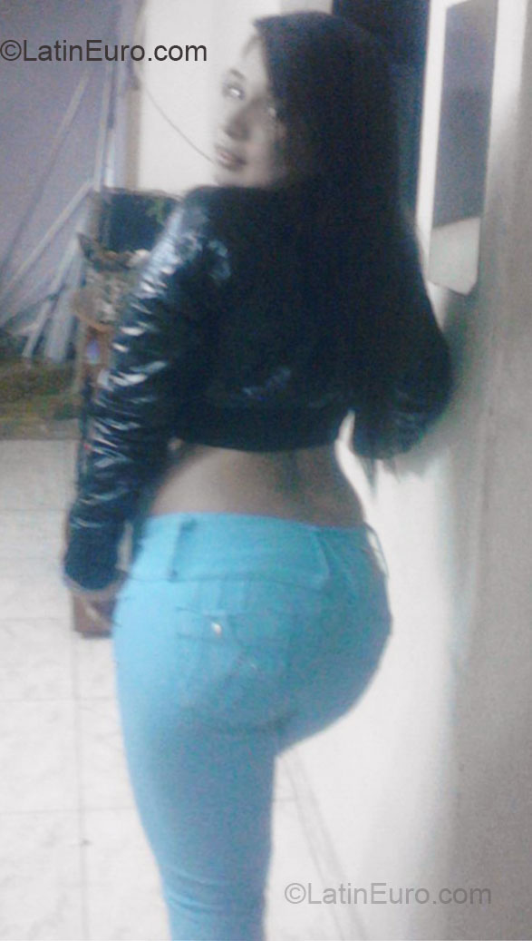Date this exotic Colombia girl Kelly from Medellin CO12474