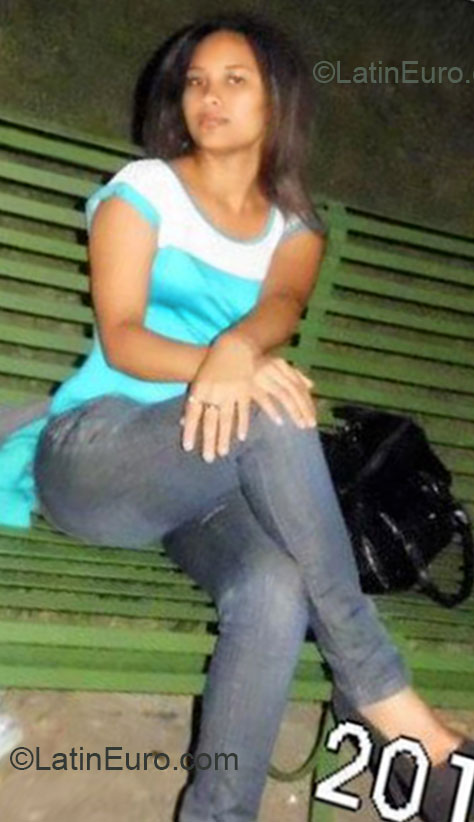 Date this funny Dominican Republic girl Linda from Santiago DO14944