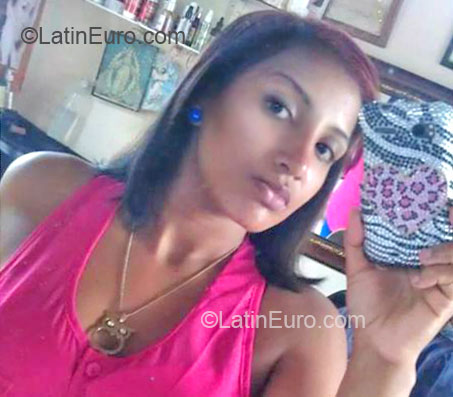 Date this cute Dominican Republic girl YESSY from San Francisco De Macoris DO15103