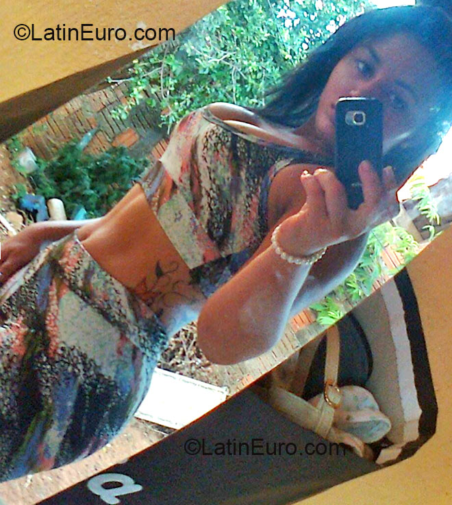 Date this sultry Brazil girl Dalia from Avanhandava BR7681