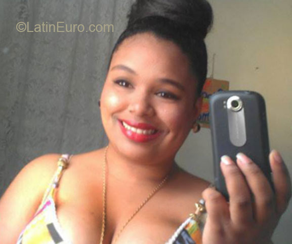 Date this voluptuous Dominican Republic girl Katerin from Santiago DO15348