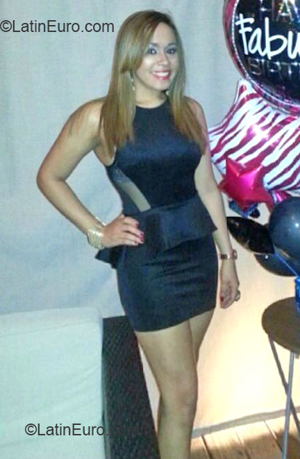 Date this good-looking Panama girl AngieRP from Panama PA349