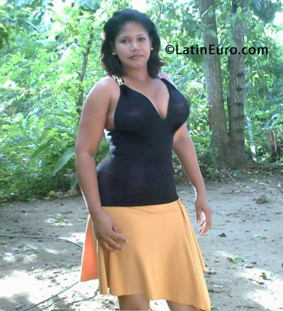 Date this young Dominican Republic girl Alba from Santiago DO15376