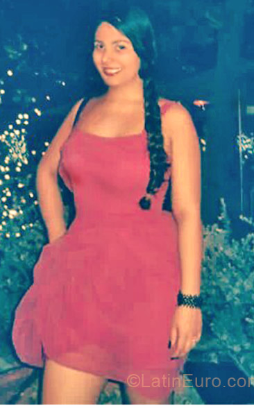Date this pretty Colombia girl Sara from Cartagena CO12880