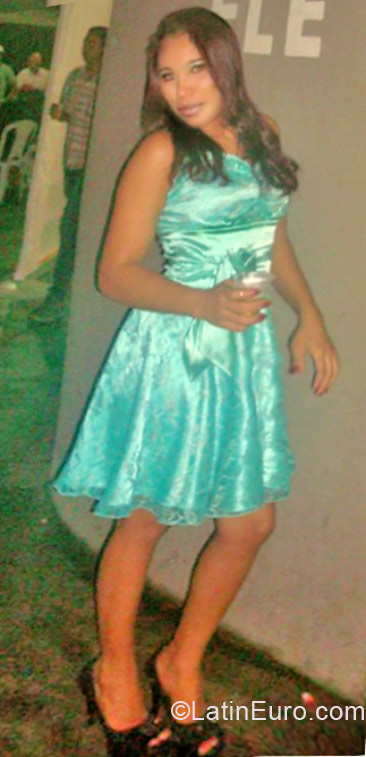 Date this nice looking Brazil girl Cleiciane from Araguaina BR7743