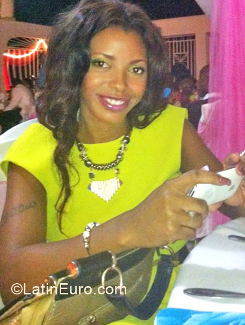 Date this young Jamaica girl Shekeny from Savlamar JM1159