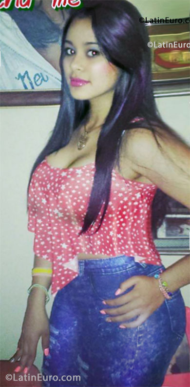 Date this lovely Dominican Republic girl Yenice from Santiago DO25968