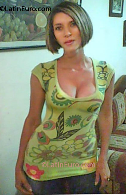 Date this sensual Colombia girl Eliana from Medellin CO19089