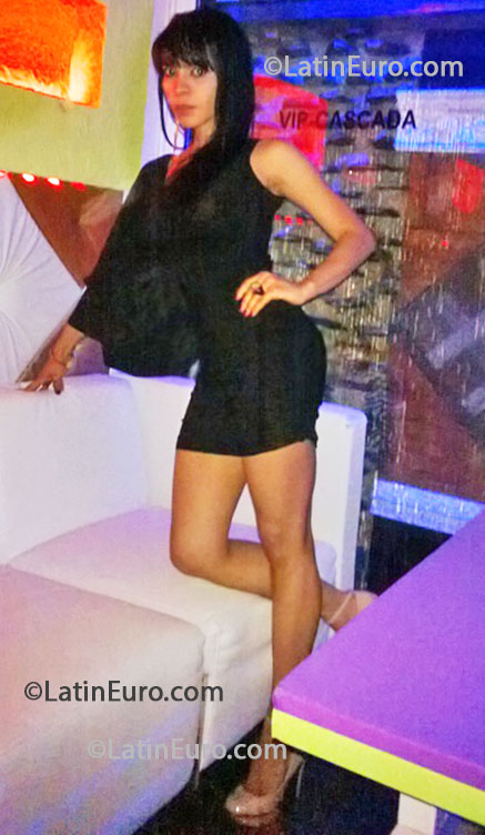 Date this tall Dominican Republic girl ABRL from La Romana DO17306