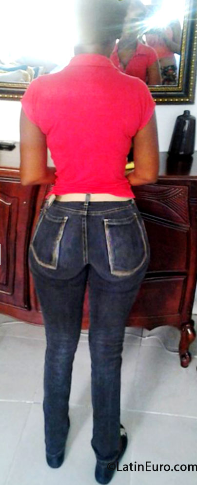 Date this georgeous Dominican Republic girl Karolina from Santiago DO15735