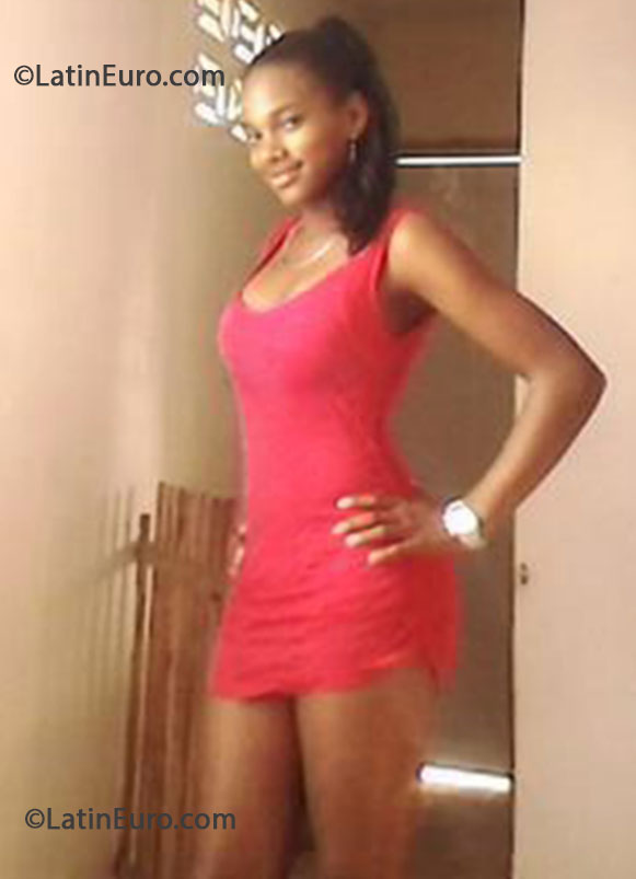 Date this stunning Dominican Republic girl Darielys from Hato Mayor Del Rey DO15793