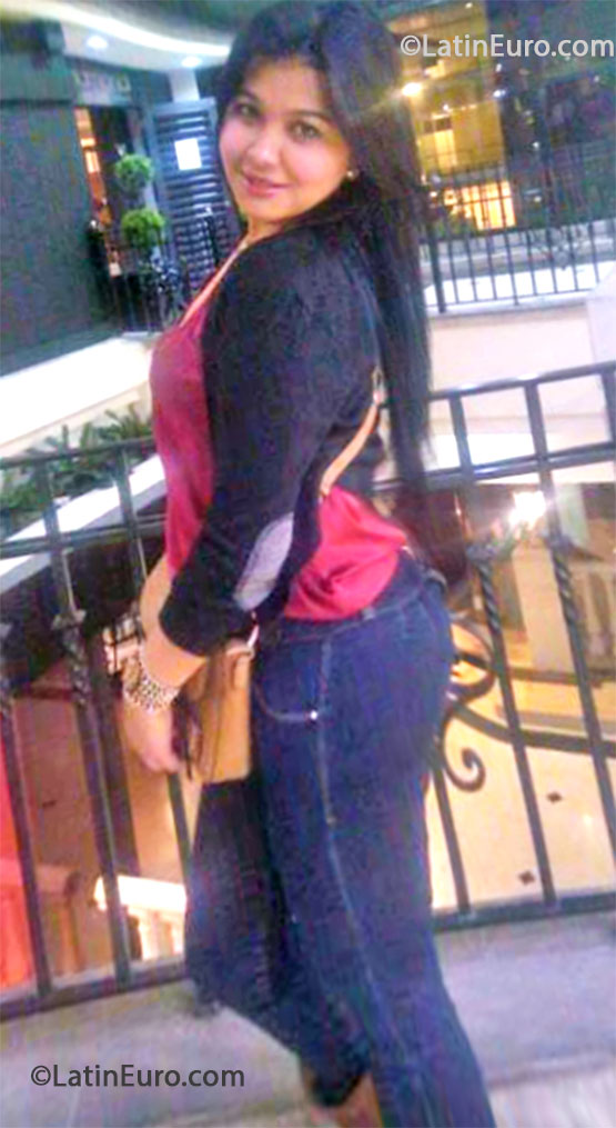 Date this cute Colombia girl Sofia from Bogota CO13018