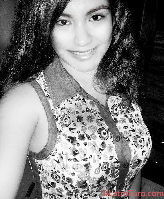 Date this charming Mexico girl Leslie from Poza Rica MX1083