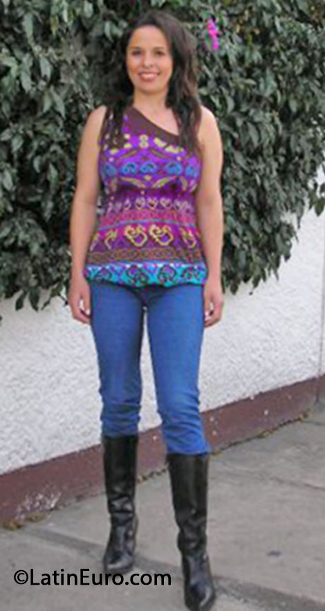 Date this hard body Colombia girl Andrea from Bogota CO13099