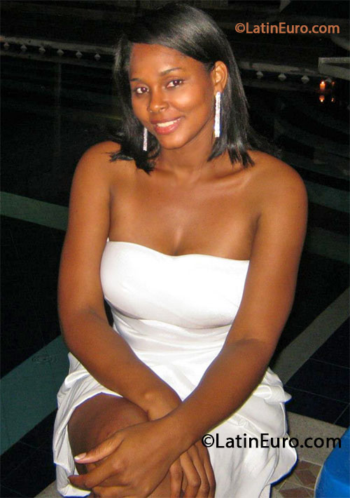 Date this sensual Colombia girl Mery from Cali CO13627