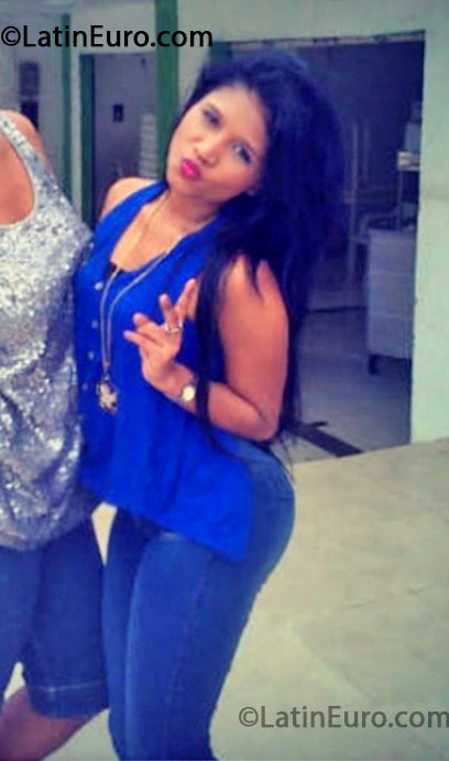 Date this foxy Colombia girl Yeimis from Barranquilla CO13231