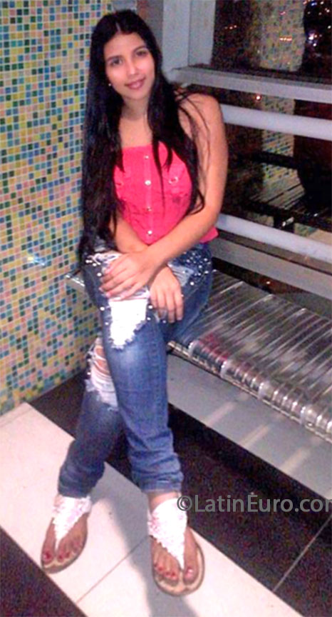 Date this exotic Colombia girl Mary from Medellin CO13257