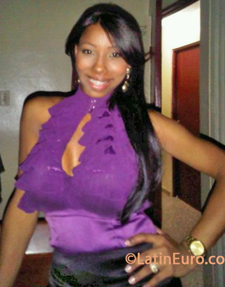 Date this beautiful Dominican Republic girl Verenice from Santo Domingo DO23657
