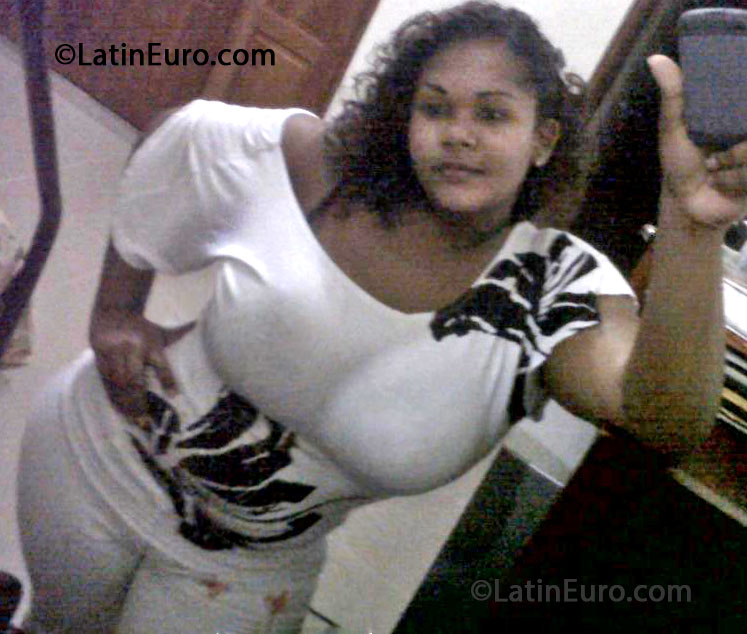 Date this lovely Dominican Republic girl Yariza from San Pedro De Macoris DO16269