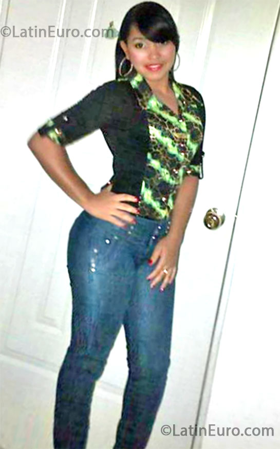 Date this passionate Dominican Republic girl Yuleisy vilorio from Santiago De Los Caballeros DO16270