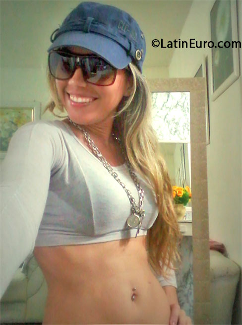 Date this cute Brazil girl Raquel Debora from Rio De Janeiro BR7902