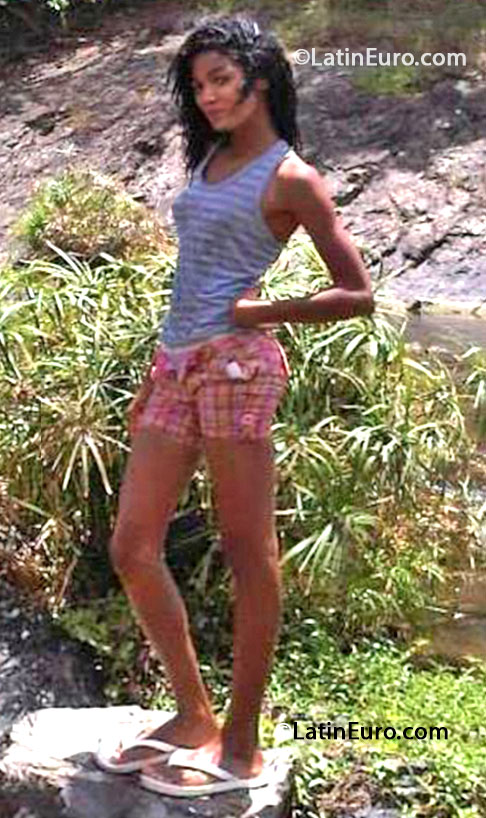Date this foxy Dominican Republic girl Yelisa from Hato Mayor DO16329