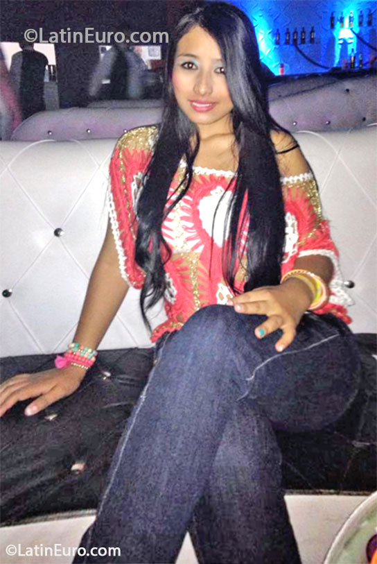 Date this beautiful Colombia girl Sara from Cali CO13340