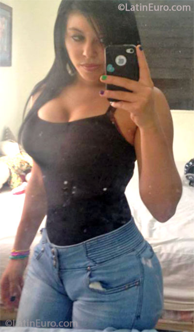 Date this young Dominican Republic girl Orquidi from Santo Domingo DO16368