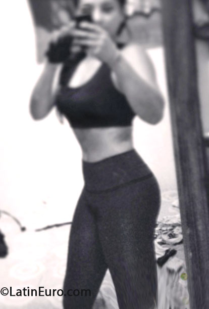 Date this exotic Colombia girl Ngela from Bogota CO13396