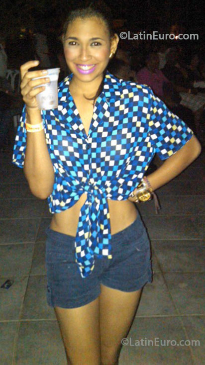 Date this pretty Dominican Republic girl Katherine from Santiago DO16463